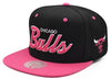 Mitchell & Ness Black/Pink NBA Chicago Bulls Sweetheart Script Snapback - OSFA