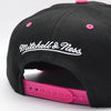 Mitchell & Ness Black/Pink NBA Chicago Bulls Sweetheart Script Snapback - OSFA