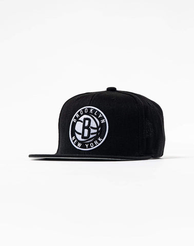 Mitchell & Ness Black/White NBA Brooklyn Nets Core Basic Snapback - OSFA