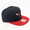 Mitchell & Ness Black/Red NBA Chicago Bulls Core Basic Snapback - OSFA