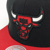 Mitchell & Ness Black/Red NBA Chicago Bulls Core Basic Snapback - OSFA