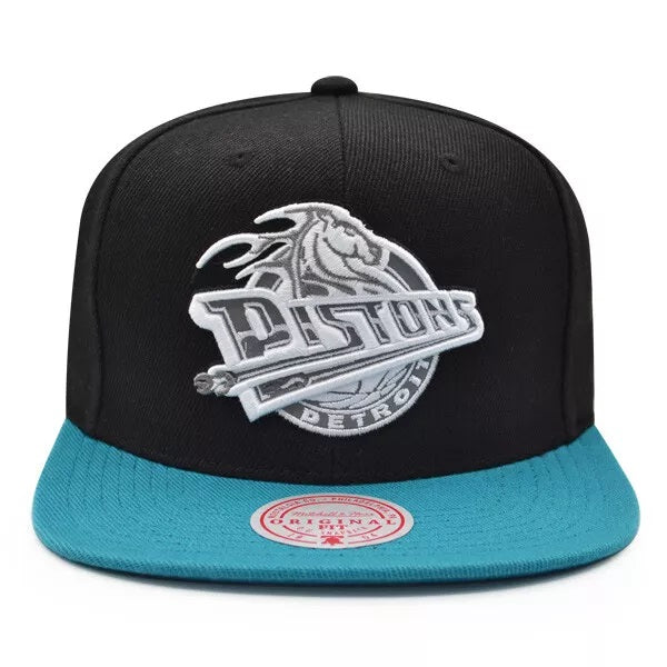 Mitchell & Ness Black/Teal NBA HWC Detroit Pistons Team Reflective Snapback - OSFA