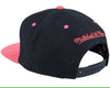 Mitchell & Ness Black/Pink NBA Chicago Bulls Santa Ana 2-Tone Snapback - OSFA