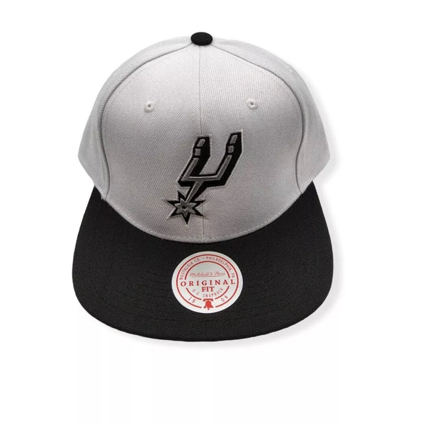 Mitchell & Ness White/Black NBA San Antonio Spurs Core Basic Snapback - OSFA