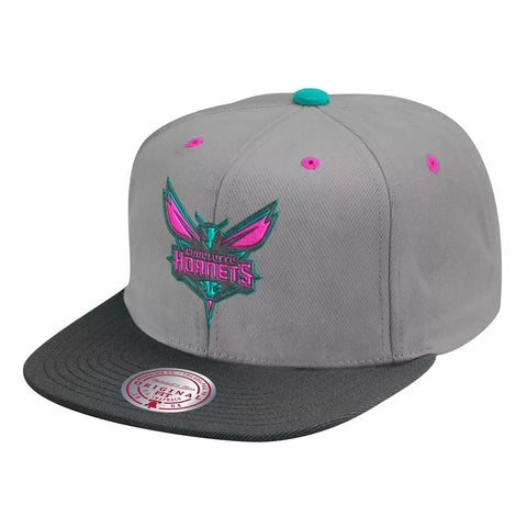 Mitchell & Ness Light Grey NBA Charlotte Hornets Grey Wolf Mags Snapback - OSFA