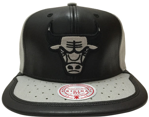 Mitchell & Ness Black/Grey NBA Chicago Bulls Day One Snapback - OSFA