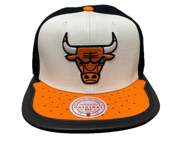 Mitchell & Ness White/Orange NBA Chicago Bulls Day One Snapback - OSFA