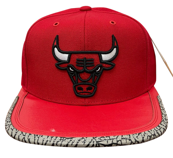 Mitchell & Ness Red/White NBA Chicago Bulls Day 3 Snapback - OSFA