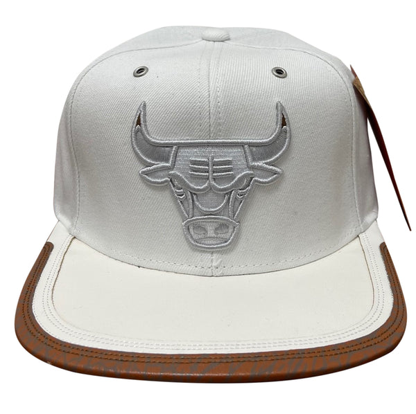 Mitchell & Ness White/Black NBA Chicago Bulls Day 3 Snapback - OSFA