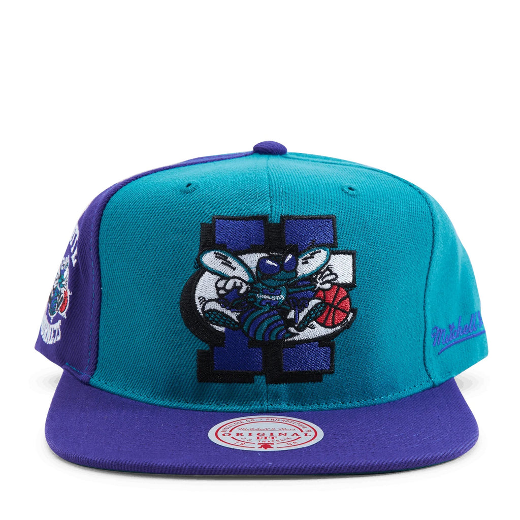 Men's Mitchell & Ness Teal/Purple NBA Charlotte Hornets Rear Script Deadstock Snapback - OSFA