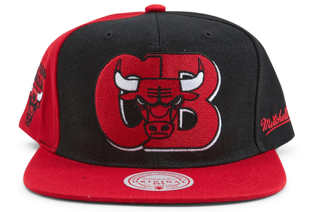 Men's Mitchell & Ness Black/Red NBA Chicago Bulls Rear Script Deadstock Snapback - OSFA