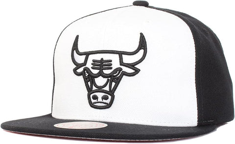 Mitchell & Ness White/Black NBA Chicago Bulls Front Post Snapback - OSFA