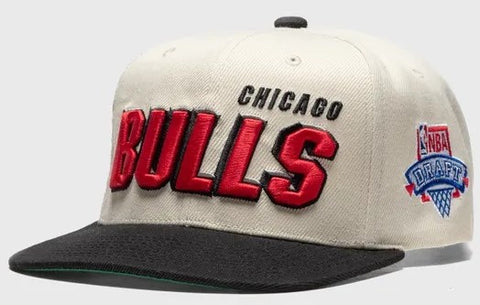 Mitchell & Ness Cream NBA Chicago Bulls Draft Day 96 Snapback HWC - OSFA