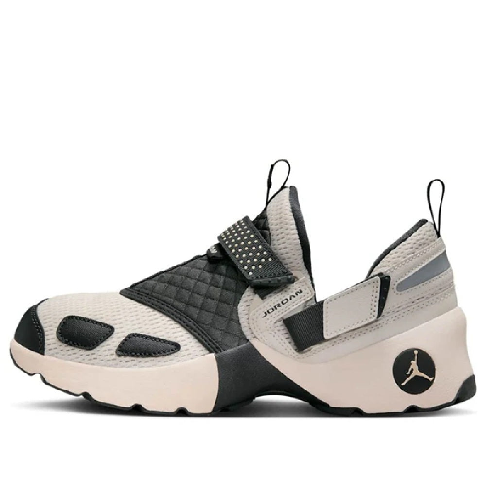 Women's Jordan Trunner LX LT Orewood BRN/Anthracite (HQ2164 102)