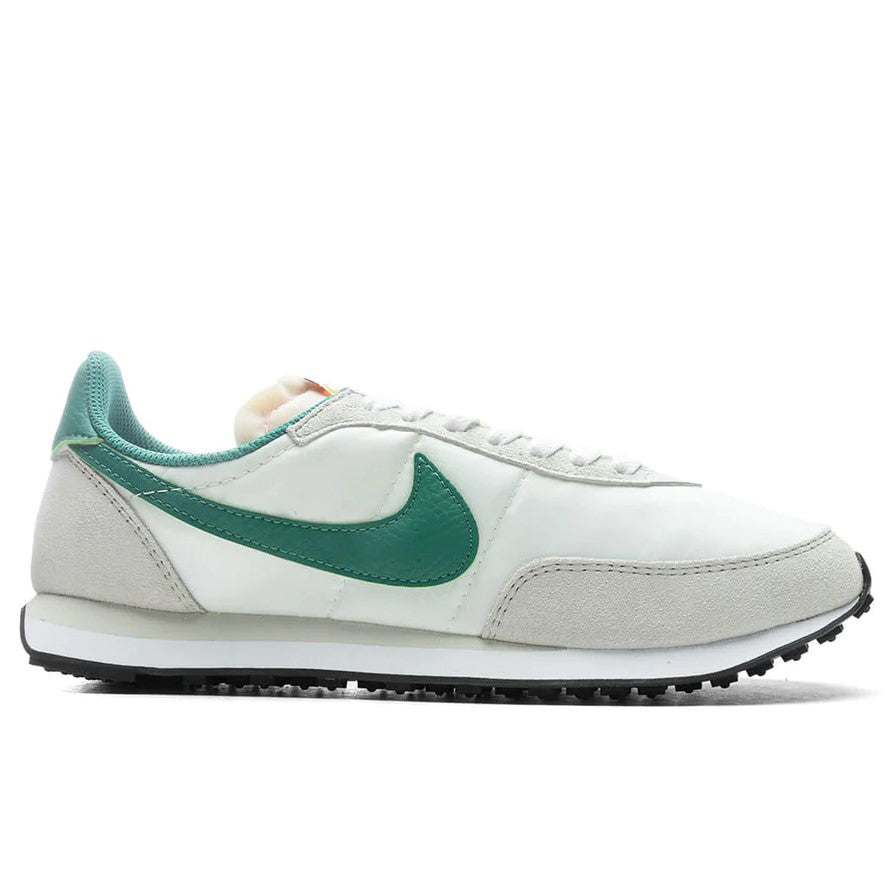 Women's Nike Waffle Trainer 2 ESS Light Bone/Green Noise (DA8291 001)